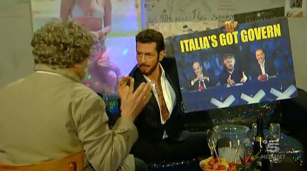 Zelig, Fabrizio Corona e la proposta indecente a Beppe Grillo: “Italia’s got Govern” – VIDEO article-post