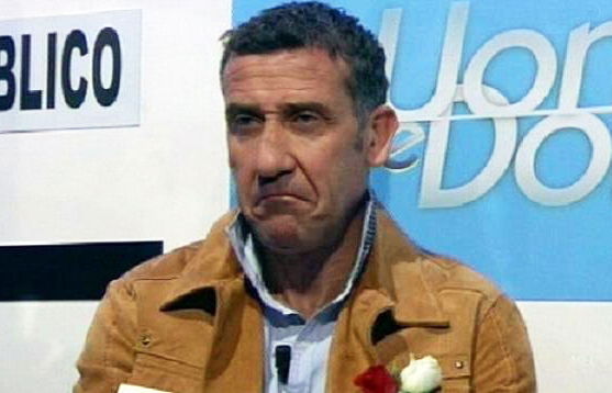 Uomini e Donne anticipazioni: Domenico conosce una donna fuori; va via come Rossella? preview