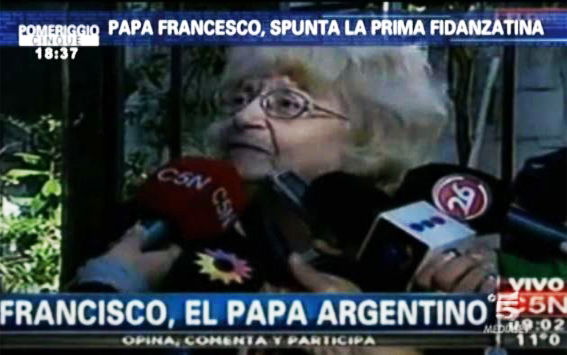 Pomeriggio Cinque: Barbara D’Urso svela la prima fidanzatina di Papa Francesco – FOTO preview