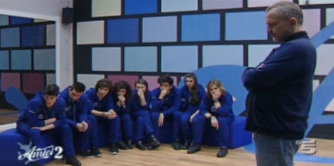 Amici 12, le squadre di Emma e Bosè al completo: i ragazzi della squadra blu in Casetta; Ylenia in crisi preview