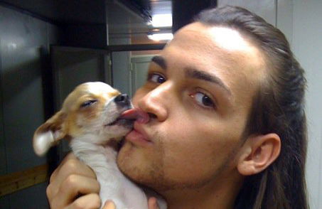 Valerio Scanu: “Perché dovrei farmi problemi nel chiedere ai miei fan di difendermi?” article-post
