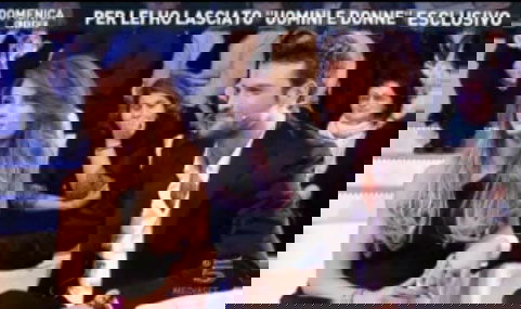 Domenica Live, Alessandro Pess insieme alla fidanzata: “Maria De Filippi è una donna spettacolare” preview