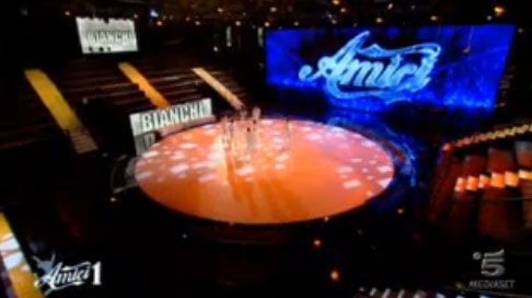 Amici 12, aspettando il primo serale: le ultime esibizioni, l’incontro con Emma e Miguel Bosè, i giudici preview