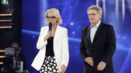 Amici 12, stasera il primo serale: due eliminazioni, Harrison Ford giudice speciale, Matteo Renzi e Alessandro Siani ospiti preview