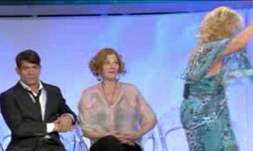 Uomini e Donne, duro scontro tra Gianni e Tina: “Non posso stare vicina a lui, non lo posso più sentire” article-post