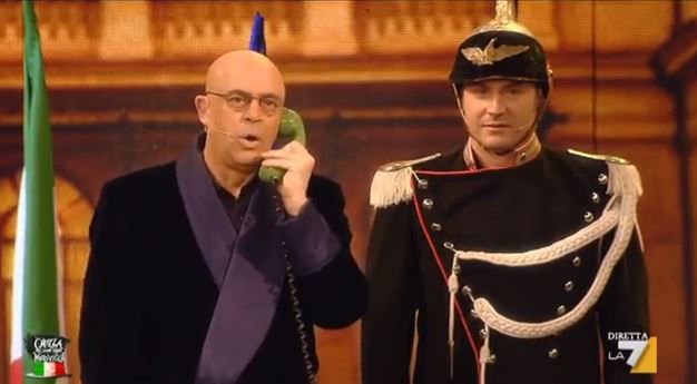 Crozza nel Paese delle Meraviglie: Napolitano trascola in attesa del nuovo Presidente della Repubblica preview