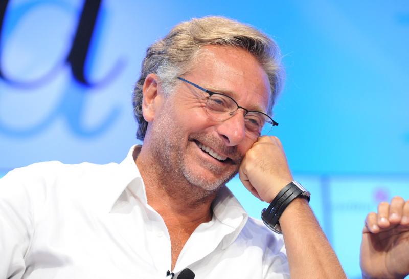 Stasera mi tuffo: Paolo Bonolis a capo della giuria; Paola Concia giudice, Valeria Marini dà forfait preview