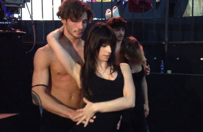 Amici 12 anticipazioni, Stefano De Martino al serale nel cast dei professionisti? Intanto Belen si gode il sole di Milano article-post