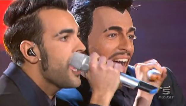 Zelig chiude con Giovanni Vernia e Marco Mengoni: il duetto spettacolare – FOTO e VIDEO preview