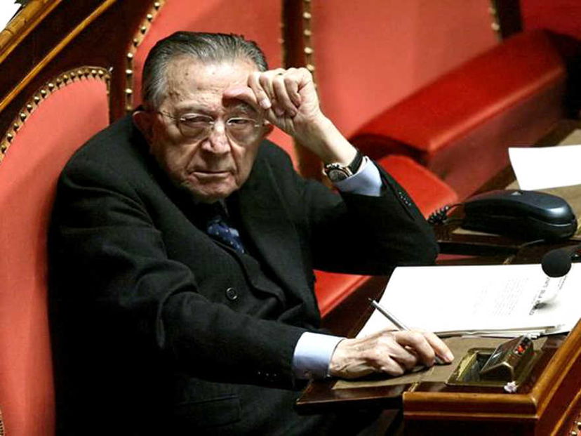 E’ morto Giulio Andreotti: in tv il malore in diretta nel 2008 – VIDEO preview