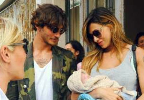 Belen Rodriguez e Stefano aprono un conto in banca per Santiago con i ricavi delle serate – FOTO preview