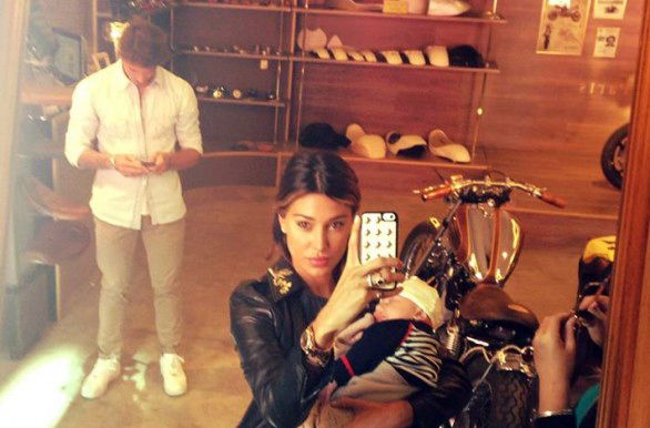 Belen Rodriguez pubblica la prima foto di Santiago article-post