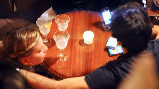 Emma e Marco Bocci paparazzati a Trastevere durante una cena romantica preview