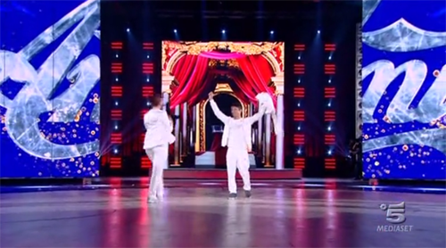 Ascolti Tv, 26 maggio 2013: Amici 12 a 5,3 mln; Che tempo che fa a 3,4 mln; Il signore della truffa a 3,3 mln; Formula 1 a 3,2 mln preview