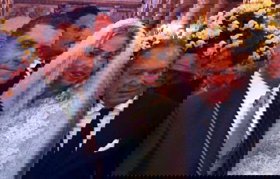 Valeria Marini sposa tra bestemmie, beneficenza ed esclusive vere o presunte preview