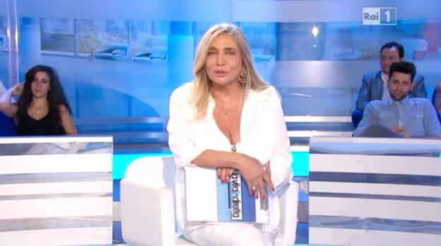 Mara Venier e l’addio a La Vita in Diretta: “Finisce qui questo bellissimo viaggio” article-post