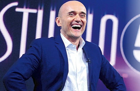 Studio 5, Alfonso Signorini: “Vorrei fare una carrambata a Maria De Filippi, Moreno è il futuro di Canale 5” preview