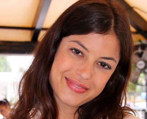 Sara Tommasi attacca i rapper: da Fedez a Guè Pequeno. Ed Amici? “Tutto truccato” – FOTO article-post