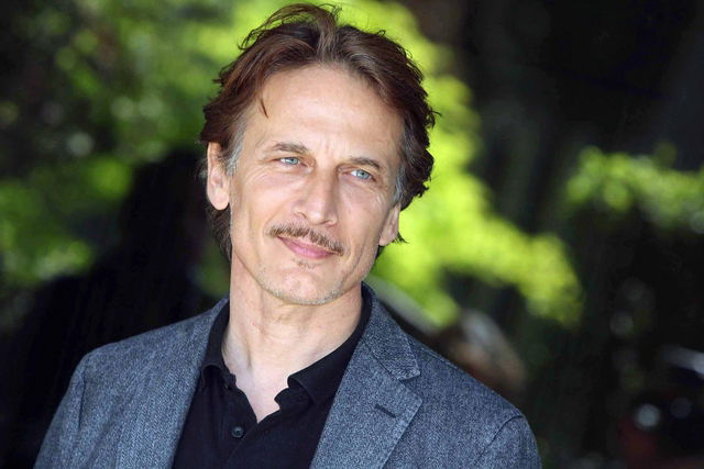 Cesare Bocci dice addio a Montalbano? Nel suo futuro Ballando con le Stelle e Una grande famiglia 2 preview