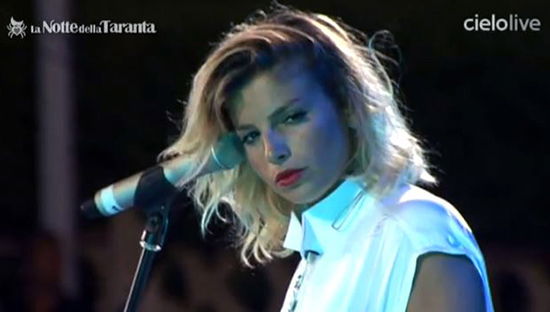 Emma Marrone arde di passione sul palco de La Notte della Taranta: quando un’artista è degna di chiamarsi tale preview