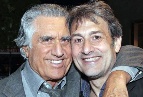 Parla il figlio di Lando Buzzanca: “La storia del suicidio è ridicola. Ha corso il pericolo dopo la morte di mia madre” article-post