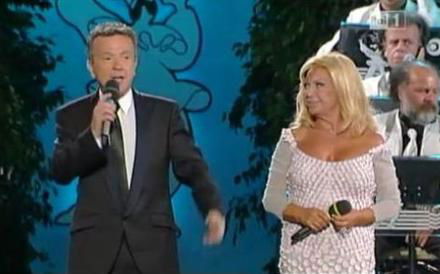 Napoli Prima e Dopo, stasera su RaiUno il galà della canzone partenopea con Pupo e Gloriana: tutti gli ospiti e i cantanti preview