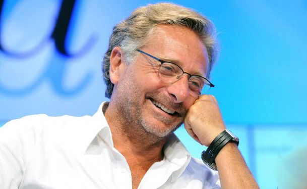 Paolo Bonolis condurrà da gennaio Scherzi a parte: formula rinnovata insieme al gruppo de Le Iene preview