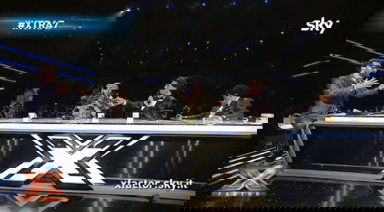 X Factor 7, Morgan VS Elio: “Sei permaloso e falso!” e si lamentano potenziali irregolarità preview