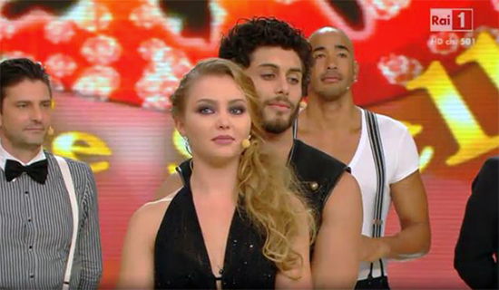 Ballando con le stelle 9, quarta puntata: eliminato Jesus Luz, ed è subito Anna Oxa Show article-post