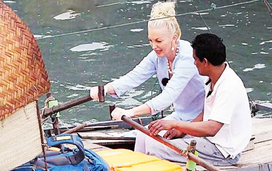 Pechino Express 2: la marchesa Daniela Del Secco D’Aragona e la sublime arte dello scrocco preview