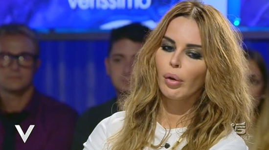 Nina Moric shock a Verissimo: dal rancore per Fabrizio Corona alla violenza sessuale subita article-post