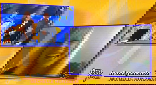 Michelle Hunziker in collegamento a Striscia la Notizia: “Sole è nata dopo 21 ore di travaglio!” preview