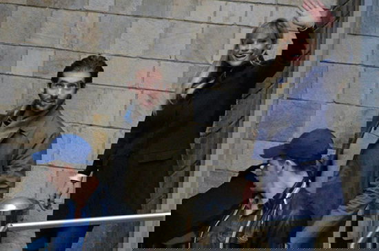 Michelle Hunziker esce raggiante dalla clinica con Tomaso Trussardi e Sole preview