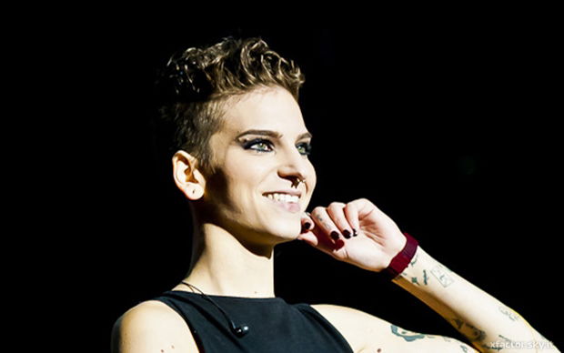 X Factor 7, sesta puntata: eliminata Gaia, si salvano gli Ape Escape. Marco Mengoni ospite anche nella finale preview