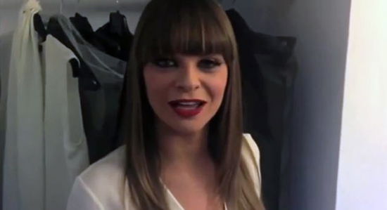 La Cena di Natale di Alessandra Amoroso, Luciana Littizzetto, Antonella Clerici nel booktrailer di Bianchini – VIDEO article-post