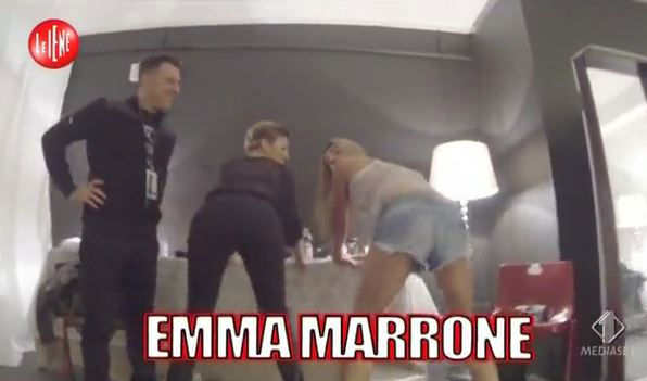 Le Iene Show, il Twerkatore colpisce ancora: Emma Marrone, Carlo Cracco, Mika tra le vittime – VIDEO preview