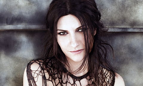 Caos Laura Pausini, intervengono Selvaggia Lucarelli e Fiorello preview