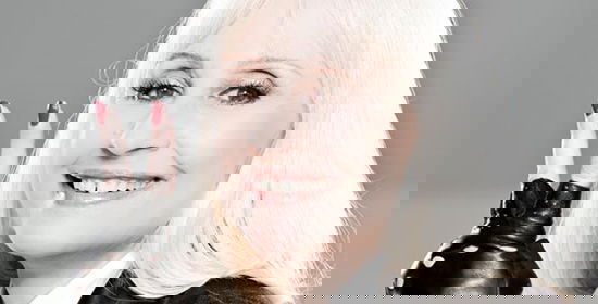 Raffaella Carrà e Sanremo: “Fabio Fazio mi ha chiesto di fare l’ospite e gli ho detto un mezzo sì” preview