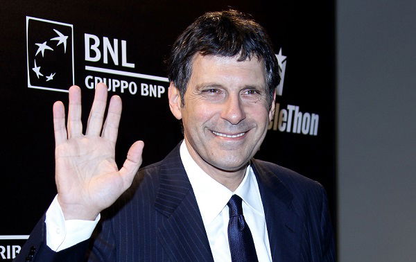 Tv Talk, la nuova puntata: Fabrizio Frizzi ed Elisa Isoardi tra gli ospiti. Focus su Papa Francesco e Telethon preview