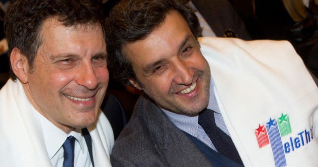 IoEsisto, stasera su RaiUno charity show Telethon 2013: Alessandra Amoroso ospite; Frizzi, Venier, Clerici e Conti conduttori preview