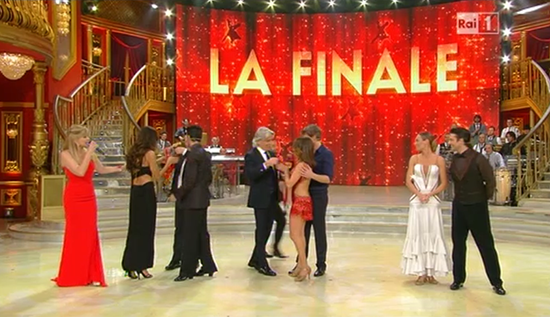 Ascolti Tv, 7 dicembre: Ballando con le stelle chiude a 5,5 mln; Il Papa Buono a 2 mln preview