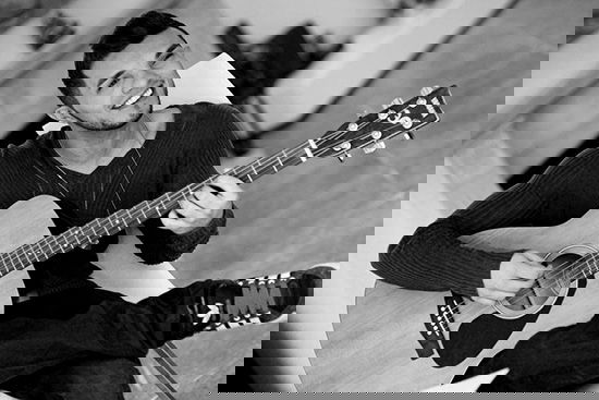 Marco Carta, ricovero in ospedale. Fan preoccupati, lui tranquillizza: “Non allarmatevi tornerò presto” preview