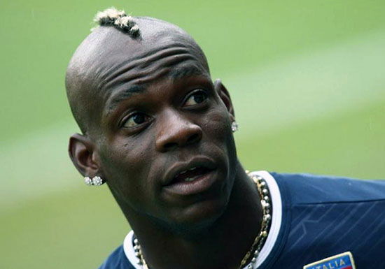 Verissimo, oggi su Canale 5: Mario Balotelli e la sua verità. Checco Zalone e Soledad de Il Segreto tra gli ospiti article-post
