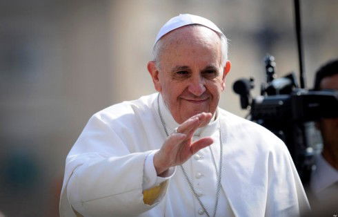 Papa Francesco e la tv: apprezzate le fiction da Don Matteo a Che Dio ci aiuti, ma non una su di lui preview