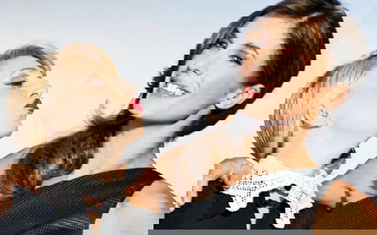 Zelig 1, Katia Follesa: “Sulle stragi o sul lavoratore che si toglie la vita, non si ride”. Elisabetta Canalis guest star preview