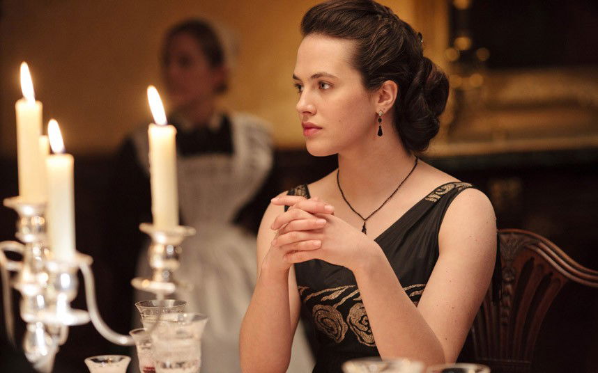 Downton Abbey, stasera la terza puntata su Rete 4: le dichiarazioni di Jessica Brown Findlay article-post