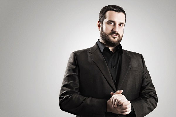 Costantino Della Gherardesca torna su RaiDue con Boss in incognito: “Programma coraggioso e fuori dagli schemi” preview