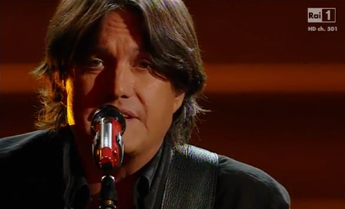 Sanremo 2014, Cristiano De André vince il Premio della Critica Mia Martini e il premio Sergio Bardotti con Invisibili preview