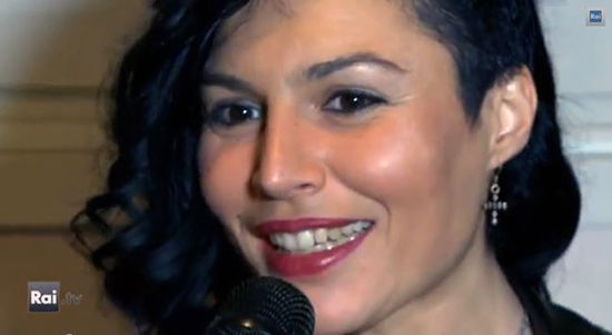 Sanremo 2014, Giusy Ferreri racconta i suoi brani: “L’amore alla base. Uno più intimo, l’altro più fresco” preview
