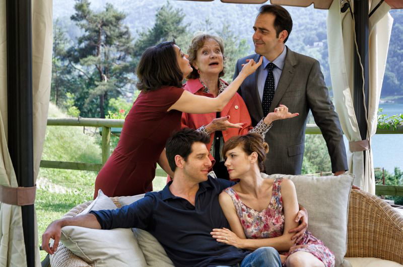 Ascolti Tv, 21 aprile 2014: Una villa per due a 4,8 mln; Grande Fratello 13 a 3,6 mln preview